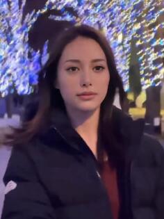 被灯饰弄得胖乎乎