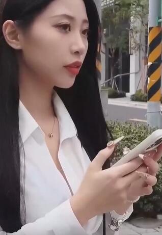 痴女OL设计师玟妡性感展示