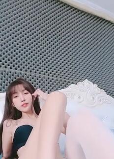 网红女神的丝情,全程露脸丝袜高跟